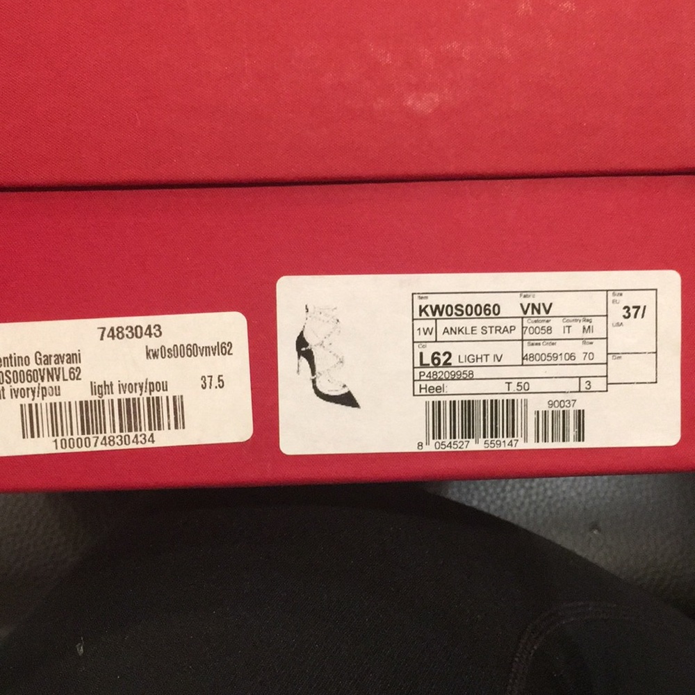 Valentino Garavani shoes 37.5 with box, EUC - Picture 7 of 8